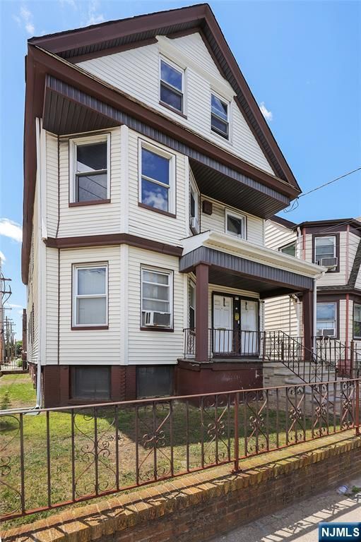 114 9th Avenue, Newark, NJ 07107