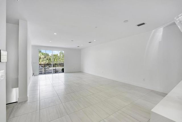 51 NW 4th Avenue, Delray Beach, FL 33444