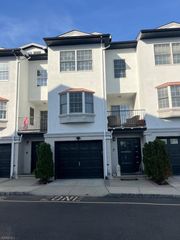 3 Harbor Front Court 3, Elizabeth City, NJ 07206