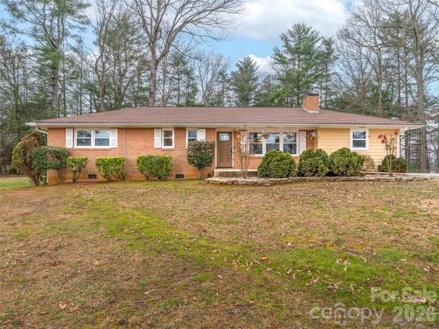 1034 S Orchard Road, Flat Rock, NC 28731