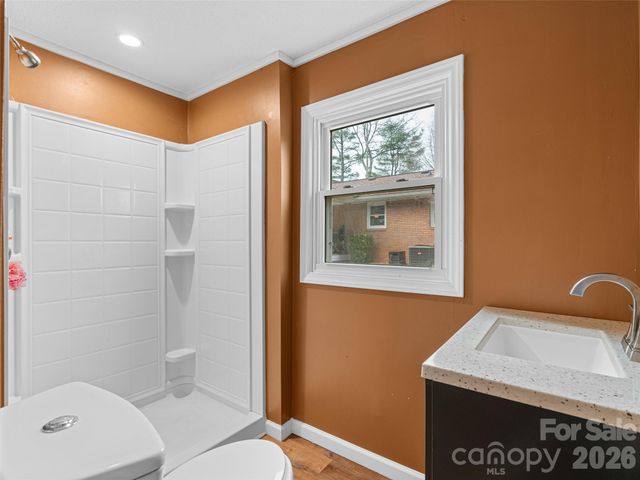 1034 S Orchard Road, Flat Rock, NC 28731