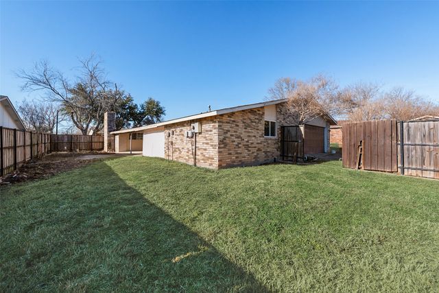 3422 Knoll Point Drive, Garland, TX 75043