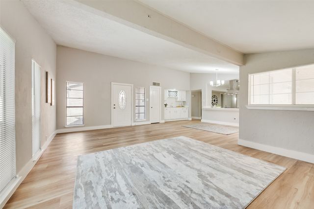 3422 Knoll Point Drive, Garland, TX 75043