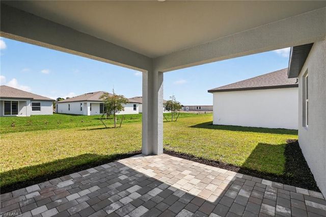254 Lakeside Breeze WAY, Lehigh Acres, FL 33936