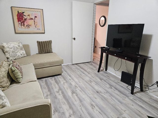 105 Lake Pine Circle B-2, Greenacres, FL 33463