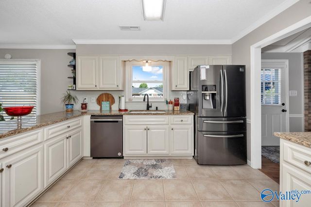 2216 Lancelot Drive SW, Decatur, AL 35603