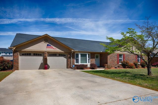 2216 Lancelot Drive SW, Decatur, AL 35603