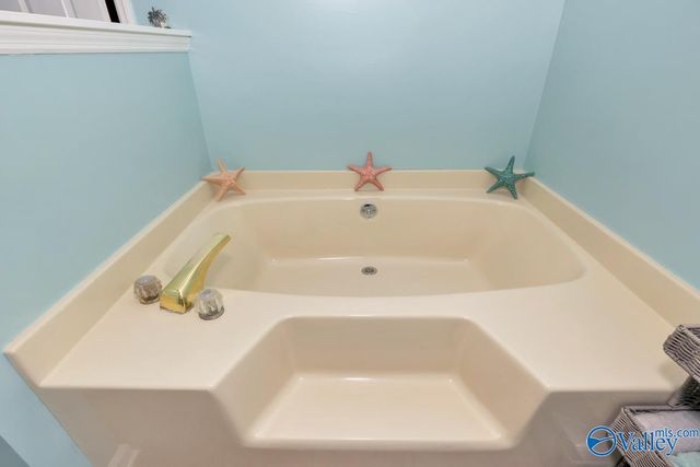 2216 Lancelot Drive SW, Decatur, AL 35603