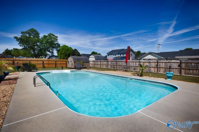 2216 Lancelot Drive SW, Decatur, AL 35603
