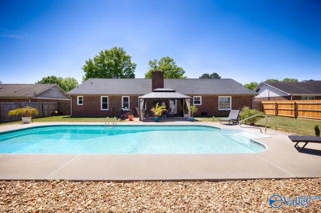 2216 Lancelot Drive SW, Decatur, AL 35603