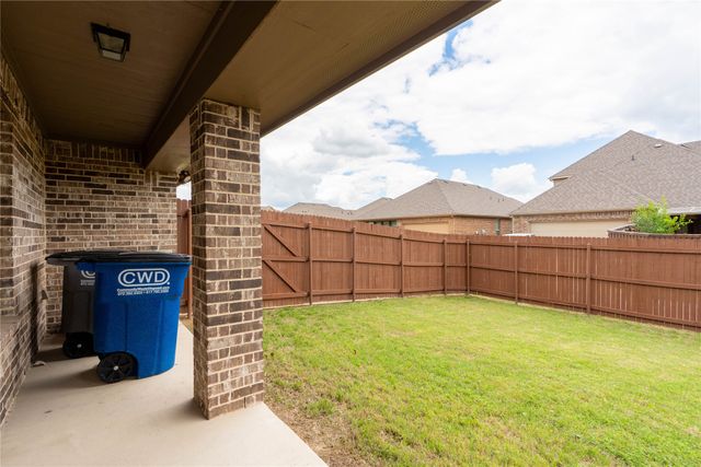 210 Cool Meadows Lane, Red Oak, TX 75154