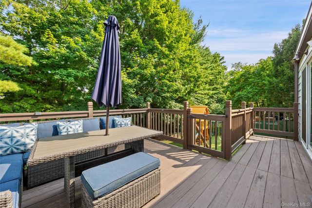 27 Clarendon Road, Scarsdale, NY 10583