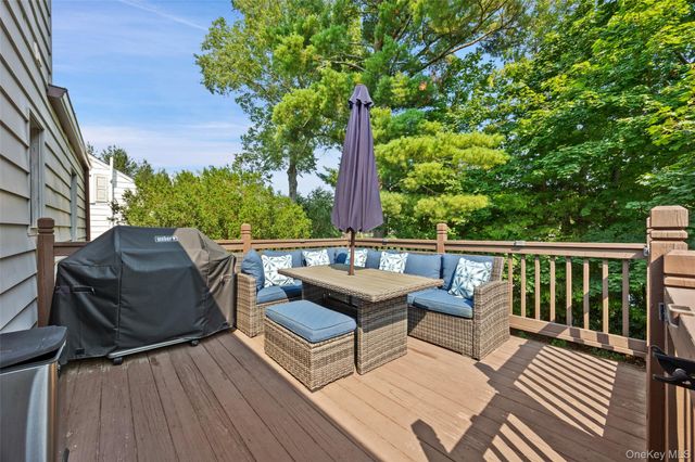 27 Clarendon Road, Scarsdale, NY 10583