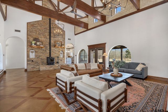 19275 County Road 3411, Chandler, TX 75758