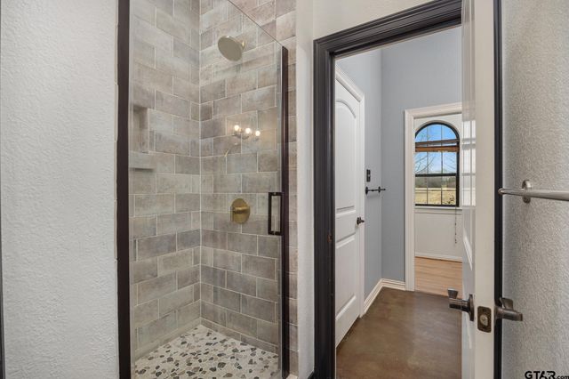 19275 County Road 3411, Chandler, TX 75758