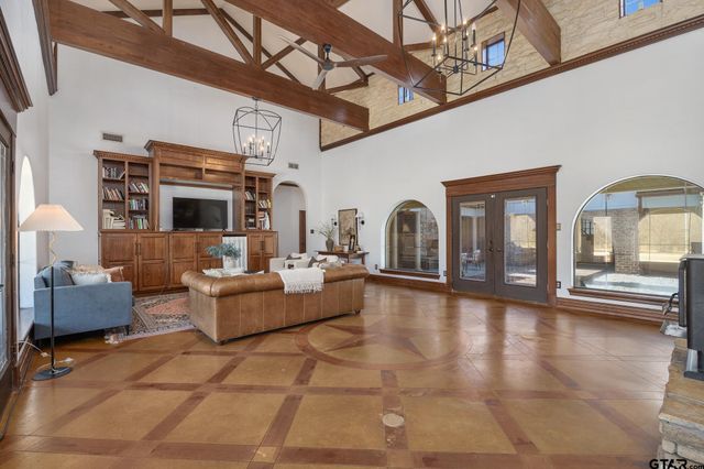 19275 County Road 3411, Chandler, TX 75758