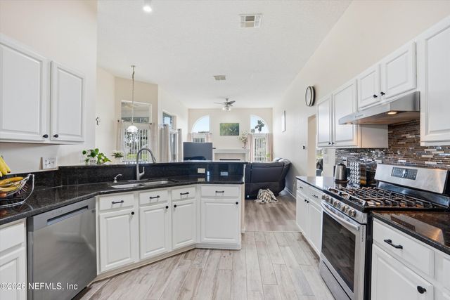 2130 KNOTTINGHAM TRACE Lane, Jacksonville, FL 32246