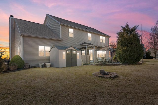 4732 W Woodward DRIVE, Franklin, WI 53132