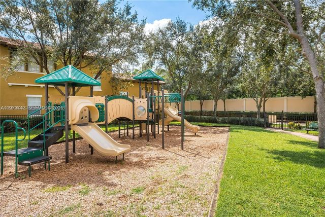 604 SW 147th Ave 1-37, Pembroke Pines, FL 33027