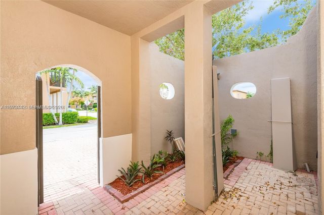 604 SW 147th Ave 1-37, Pembroke Pines, FL 33027