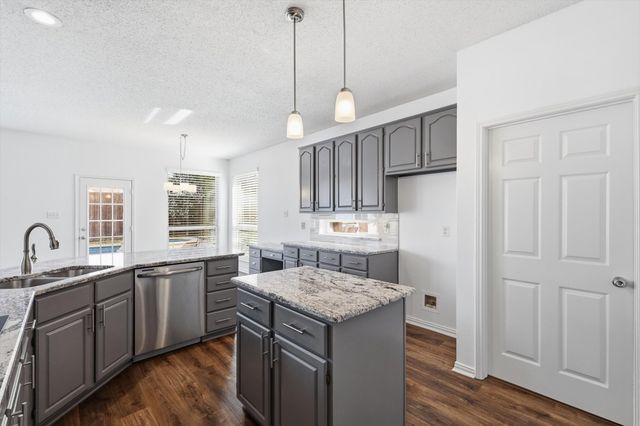 1736 Forest Glen Drive, Flower Mound, TX 75028