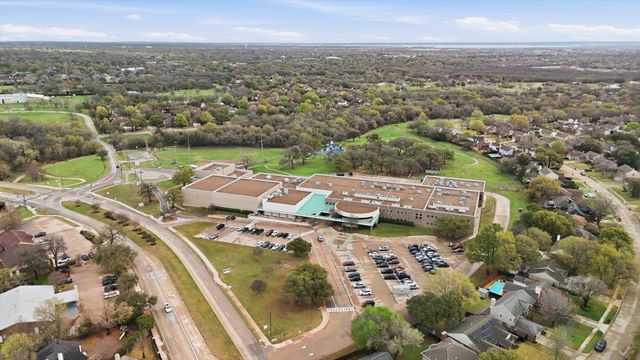 1736 Forest Glen Drive, Flower Mound, TX 75028