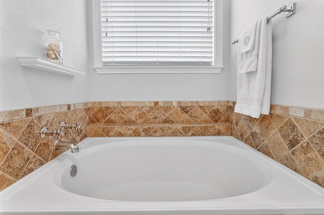 317 Hurst Creek RD, Lakeway, TX 78734