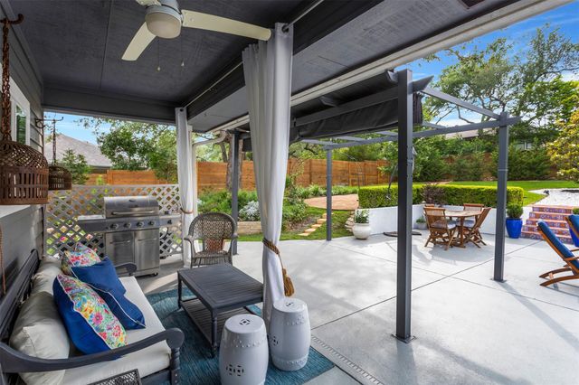 317 Hurst Creek RD, Lakeway, TX 78734