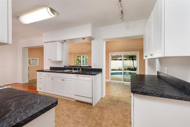 13877 94TH AVENUE, Seminole, FL 33776