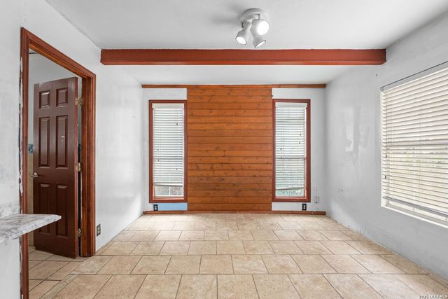 202 E Lubbock, San Antonio, TX 78204