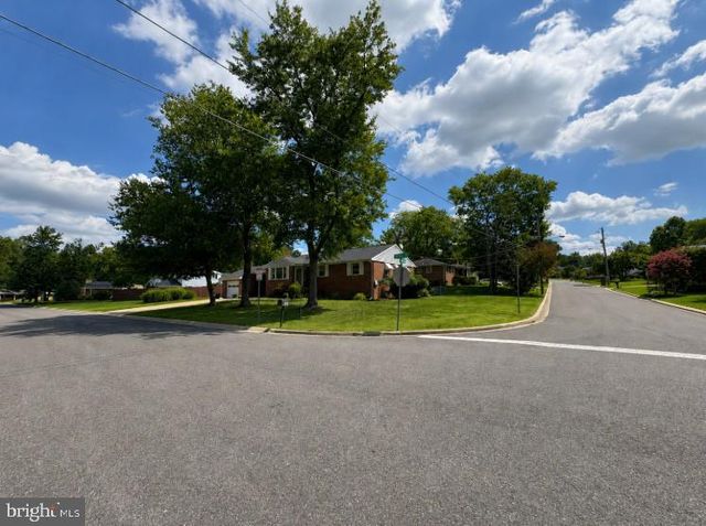 6416 ROBERTS DR, Temple Hills, MD 20748