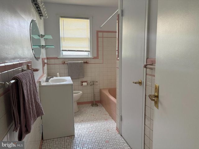 6416 ROBERTS DR, Temple Hills, MD 20748