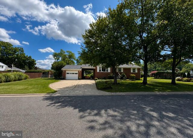 6416 ROBERTS DR, Temple Hills, MD 20748