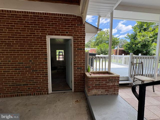 6416 ROBERTS DR, Temple Hills, MD 20748