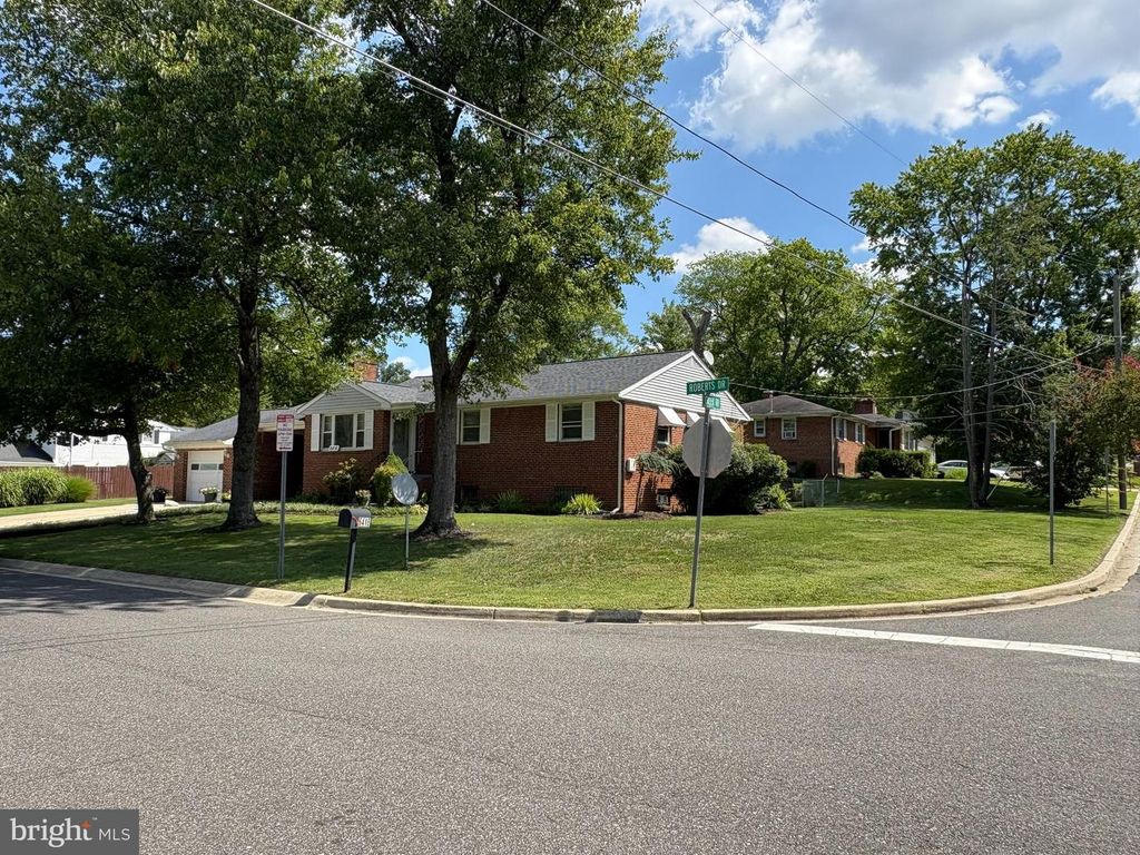 6416 ROBERTS DR, Temple Hills, MD 20748