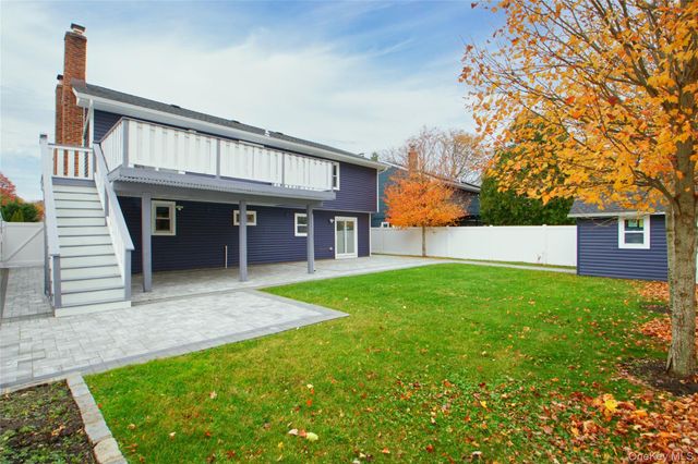 26 Norwich Street, Huntington Station, NY 11746