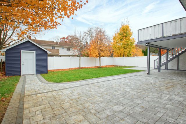 26 Norwich Street, Huntington Station, NY 11746