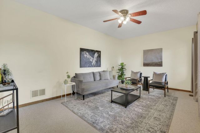 48 Melissa Court, Pataskala, OH 43062