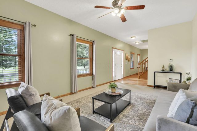 48 Melissa Court, Pataskala, OH 43062