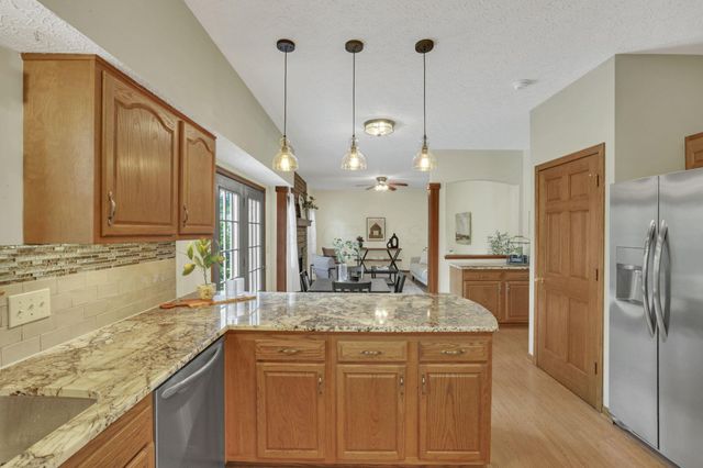 48 Melissa Court, Pataskala, OH 43062
