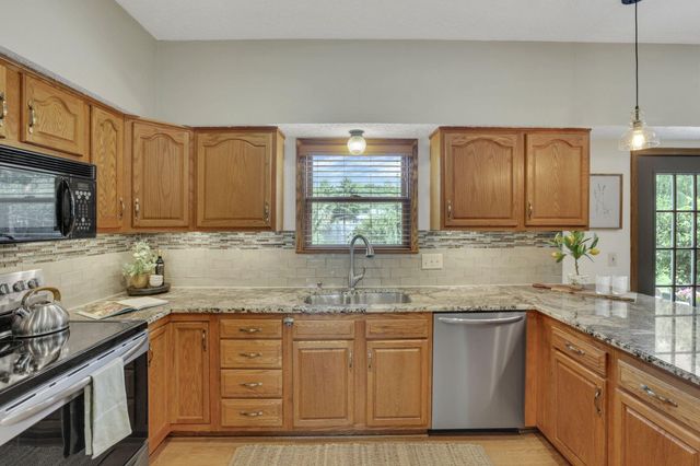 48 Melissa Court, Pataskala, OH 43062
