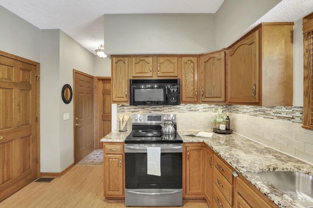 48 Melissa Court, Pataskala, OH 43062