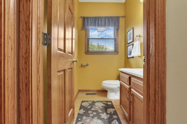 48 Melissa Court, Pataskala, OH 43062