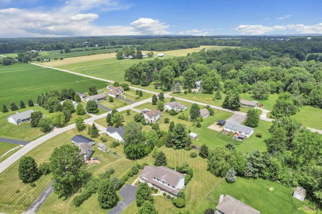 48 Melissa Court, Pataskala, OH 43062