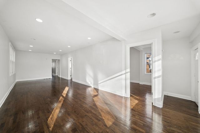 9328 S PAXTON Avenue, Chicago, IL 60617