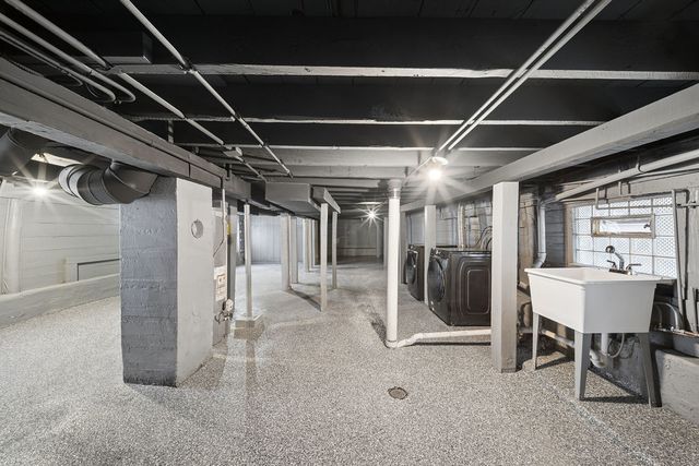 9328 S PAXTON Avenue, Chicago, IL 60617