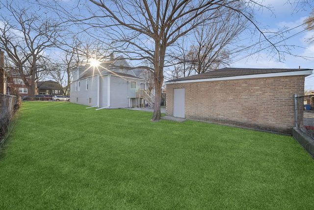 9328 S PAXTON Avenue, Chicago, IL 60617