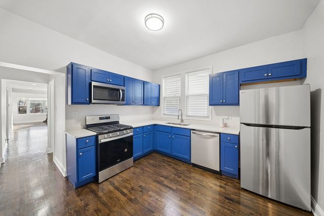 9328 S PAXTON Avenue, Chicago, IL 60617