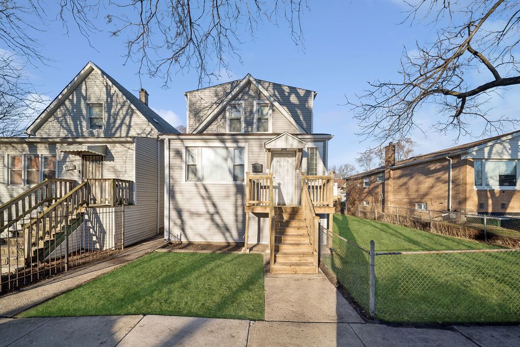 9328 S PAXTON Avenue, Chicago, IL 60617