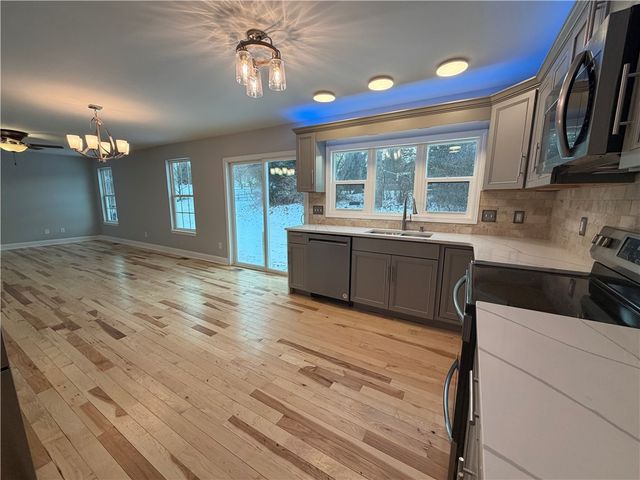 117 Coneflower Drive, Henrietta, NY 14586